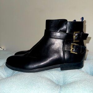 Tommy Hilfiger Black Leather Ankle Boots with Double Buckle. Size 10